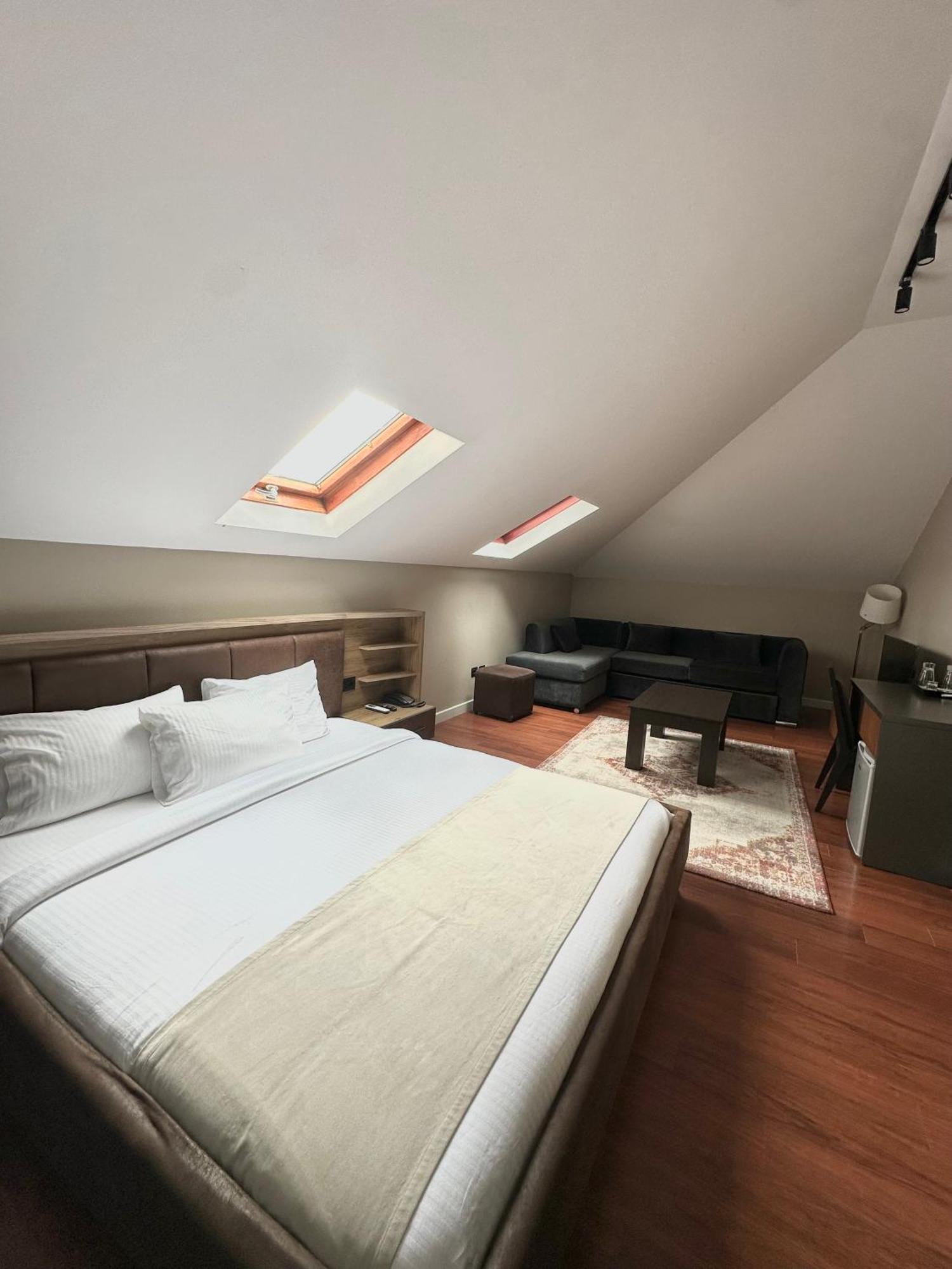 Residenza Monun Boutique Hotel Tiranë Eksteriør bilde
